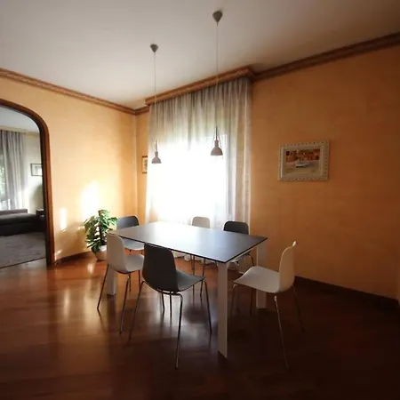 Apartament Lidia, *